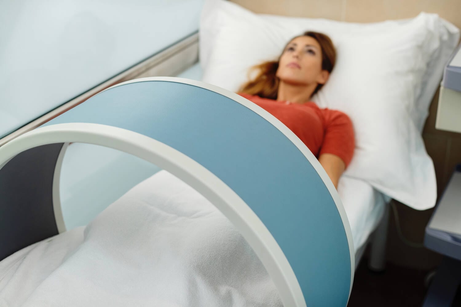 equipos de magnetoterapia en quito ecuador mujer recibiendo tratamiento